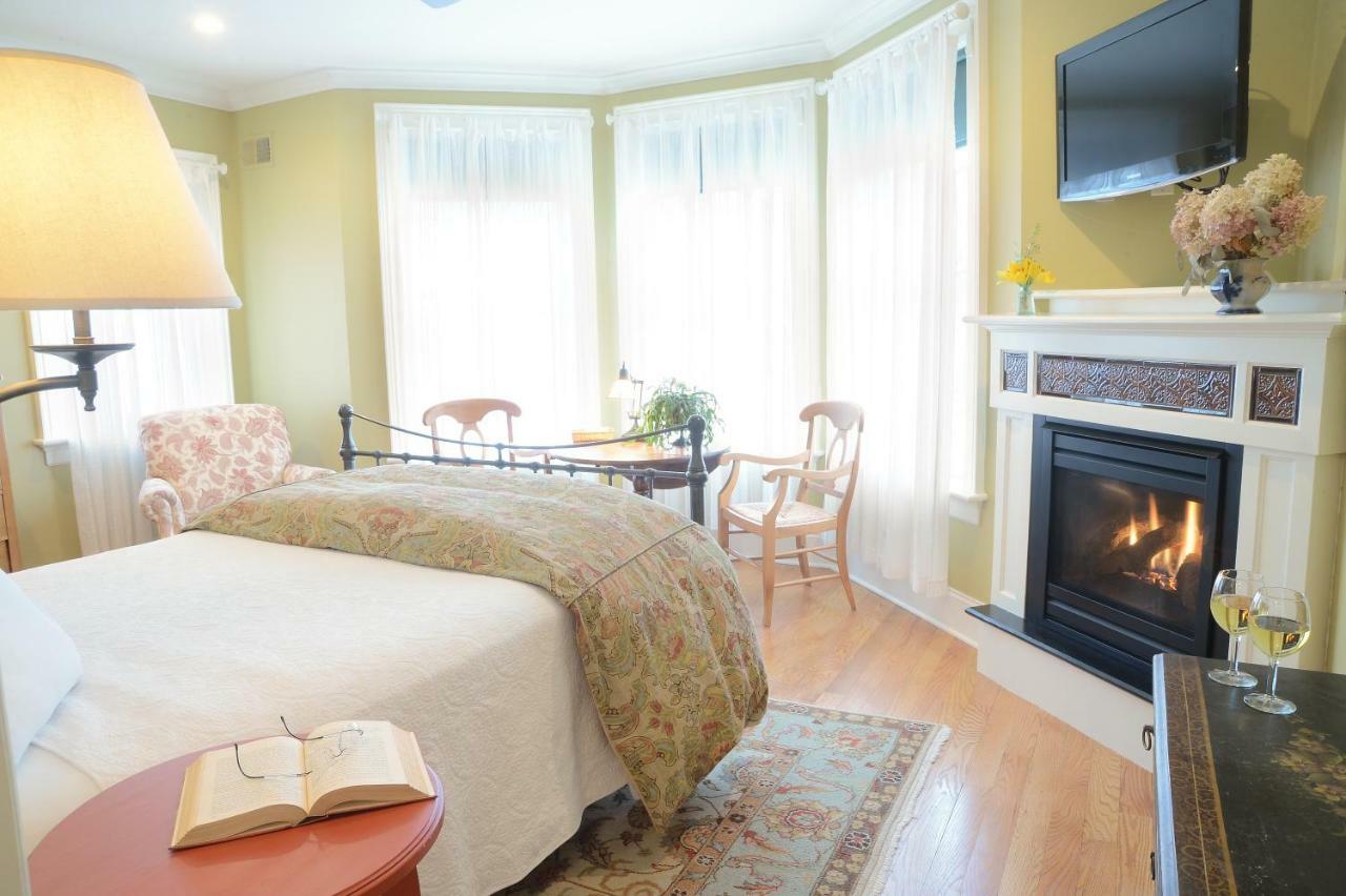 The Springwater Bed And Breakfast Saratoga Springs Esterno foto