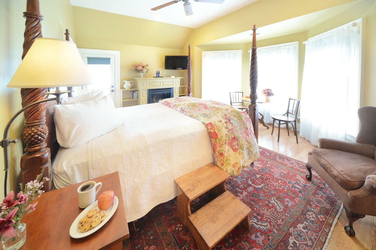 The Springwater Bed And Breakfast Saratoga Springs Esterno foto