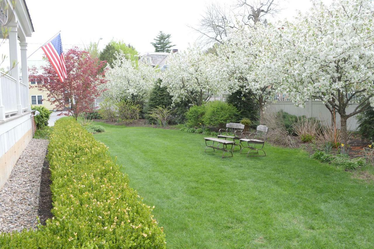 The Springwater Bed And Breakfast Saratoga Springs Esterno foto