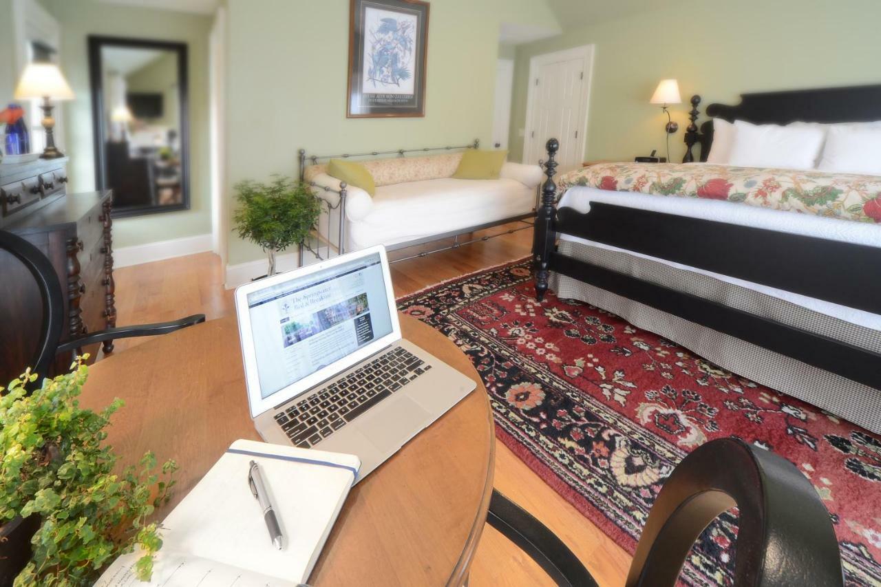 The Springwater Bed And Breakfast Saratoga Springs Esterno foto